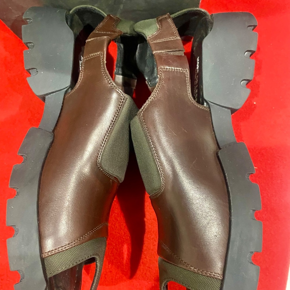 Men's Brown Leather Slip-On Sandals - Picture 7 of 9